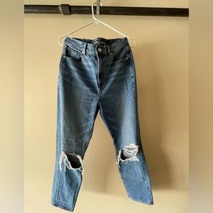 Never worn American Eagle high waist jeans//size 8 Long